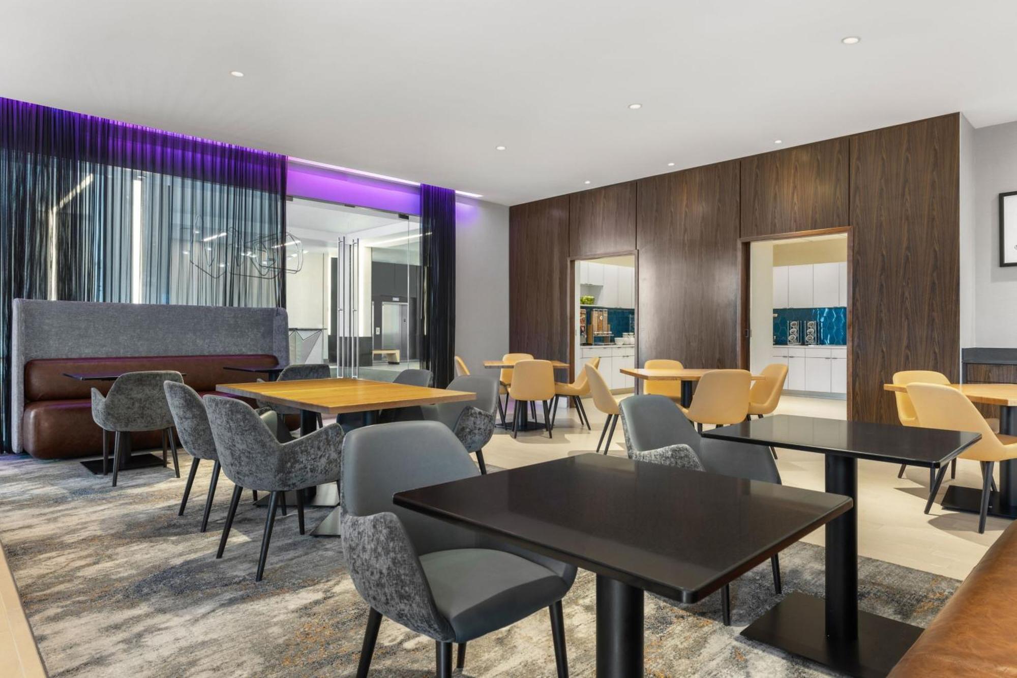 By Marriott The Bronx At Metro Center Atrium 3* Nova York